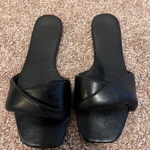 Bamboo Black Puffy Crossover Slide Sandals